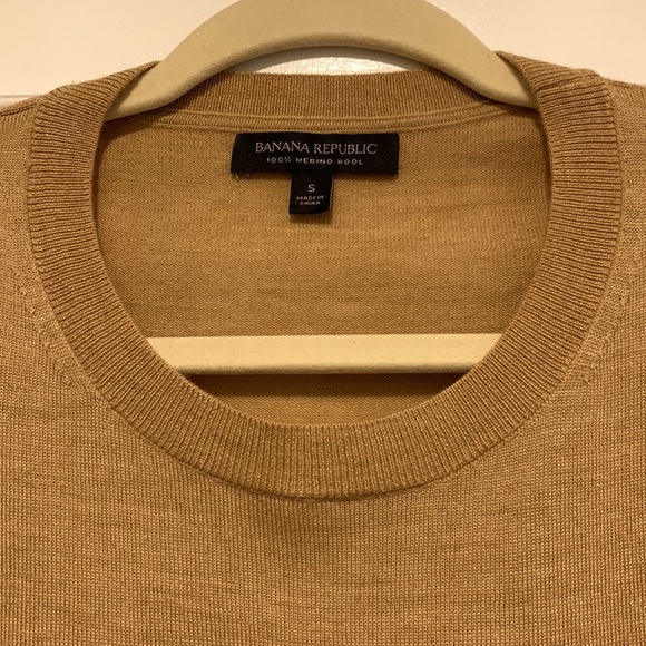 Banana Republic sweater, size small - Picture 2 of 2